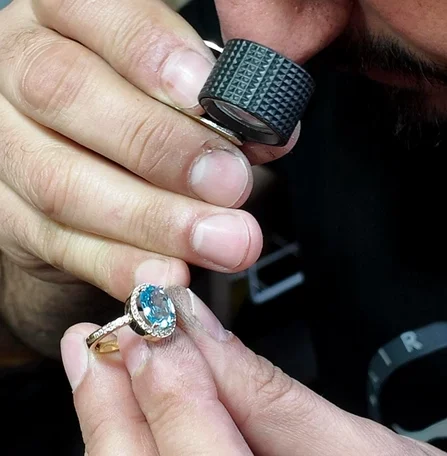 El İşi Takıların Büyüsü: Zanaatkarın Dokunuşuyla Sanata Dönüşüm