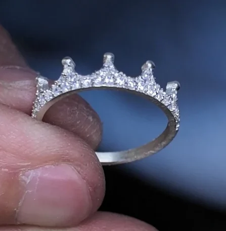 Takı ve Psikoloji: Mücevherler Bize Ne Hissettirir?