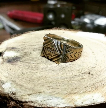 Gümüşün Koyu Güzelliği: Oksitleme Tekniği