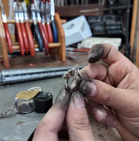 Mücevherde İkinci Hayat: Eski Takıları Yenileme ve Dönüştürme Sanatı