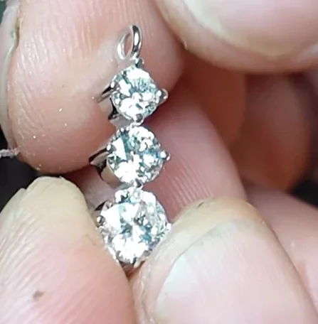 El İşi Takıların Büyüsü: Zanaatkarın Dokunuşuyla Sanata Dönüşüm