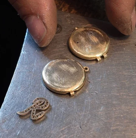 Mücevherde İkinci Hayat: Eski Takıları Yenileme ve Dönüştürme Sanatı