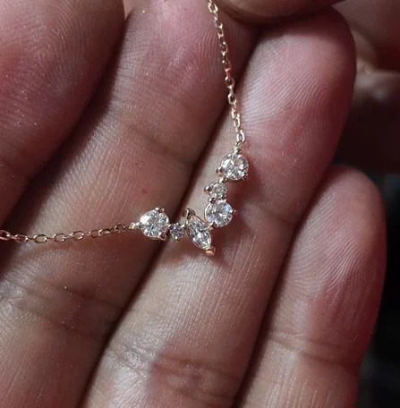 Takı ve Psikoloji: Mücevherler Bize Ne Hissettirir?